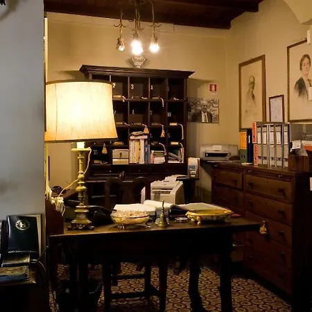 ホテル Residenza D'epoca Eremo Delle Grazie モンテルーコ